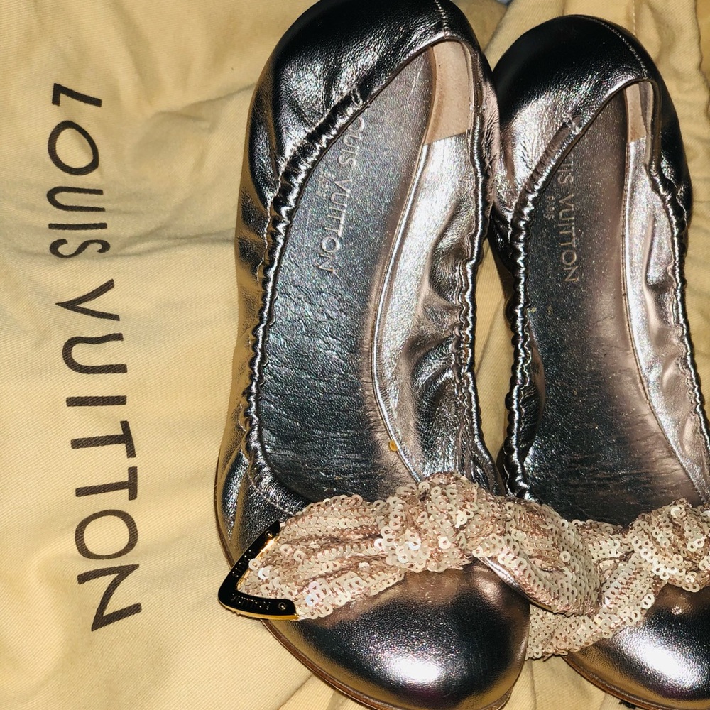 Louis Vuitton ballerina flats w bow sequin like new in bag so cute